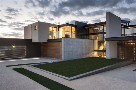 metal frame house stained concrete|This Geometric Steel and Glass Home is a New Take on .